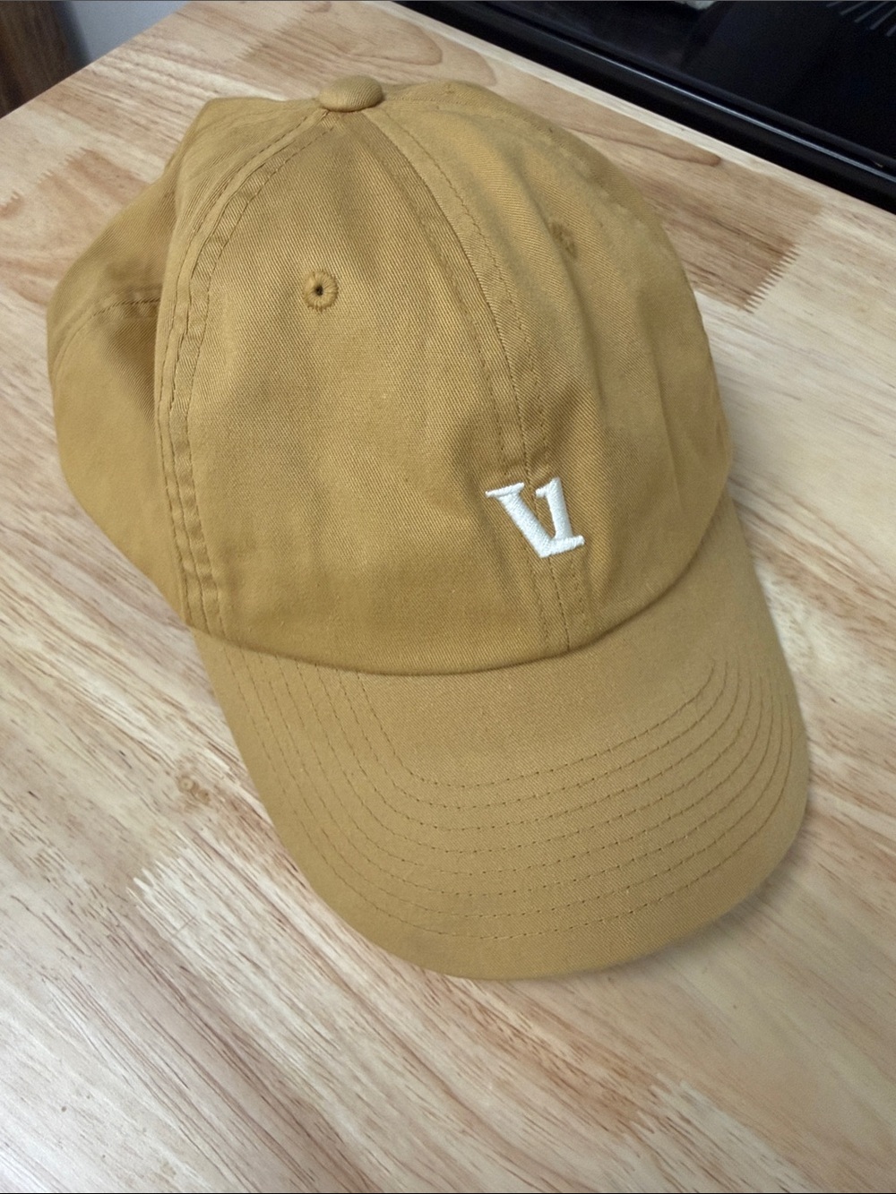 Women’s Vuori ‘dad hat’